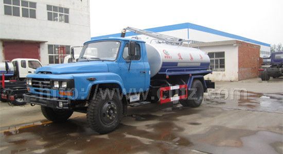 東風140尖頭6立方吸糞車